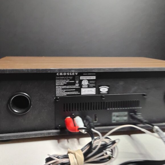 Crosley Fleetwood Speaker Radio Cd Player In Walnut (Bluetooth, Radio, CD) - Picture 5 of 15